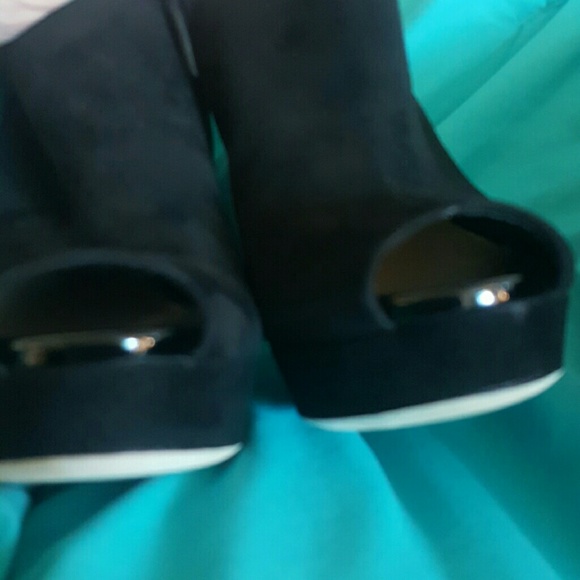 GUCCI Gorgeous Peep Toe Suede Patent Heels EUC 8 - Picture 4 of 8